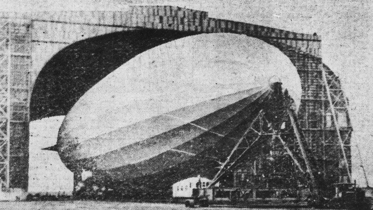 Image from Nov 23, 1930  Washington Evening Star showing portable rig to hold Navy airship (LOC)