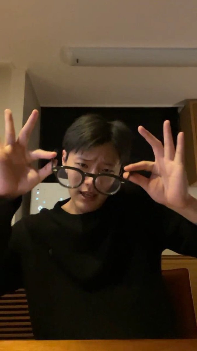 woohun1's tweet photo. 진짜 절라 재밌는 조승연 인라 ㅠㅠ https://t.co/6zXKVRkQbV