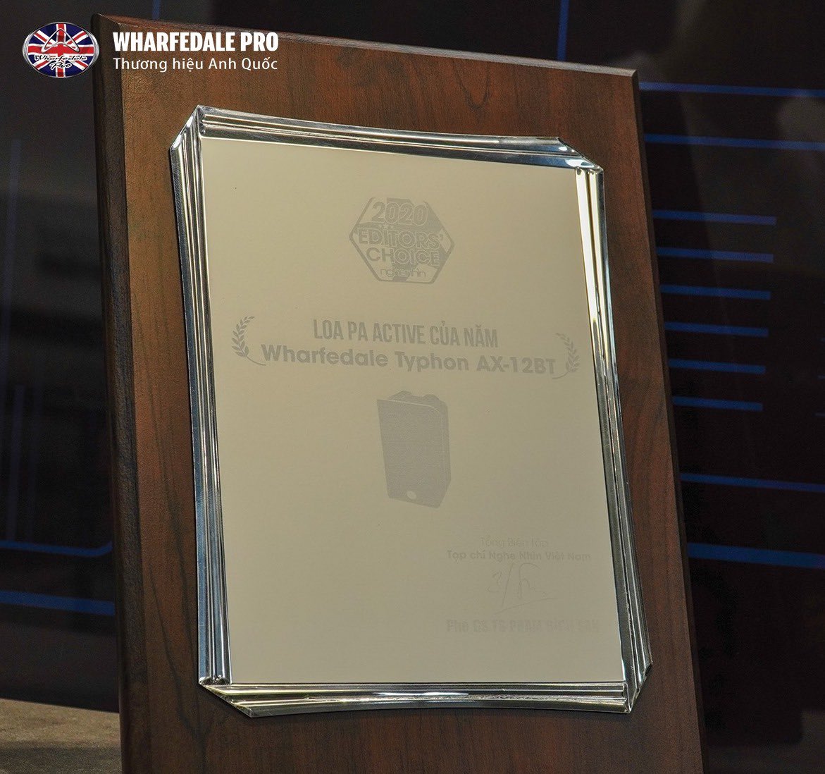 Typhon-AX12-BT wins the Editors’ Choice awards for best PA Active Loudspeaker of the year from the expert media in Vietnam !! #wharfedalepro #awardwinning #livesound #activepa