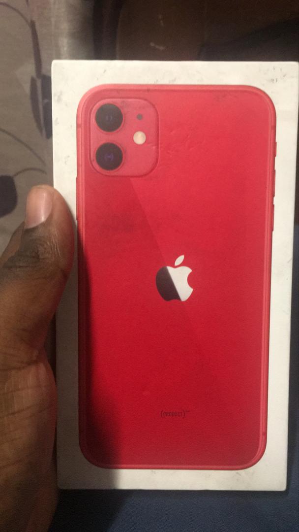 repYB's tweet image. Brand new iPhone 11, 64 GB, factory unlocked 4 sale. Comes with all accessories. 4,500 cedis ONLY. DM if interested

#sarkodie #HajiaBintu #shattatuesdaymarket