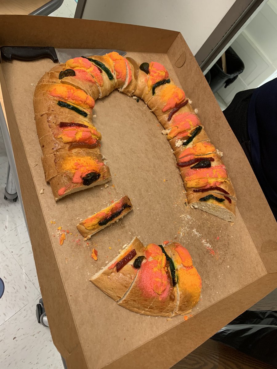 LDZEagles's tweet photo. Happy King’s Day, LDZ! Whoever gets the baby figurine throws a party 👀 (maybe it’s time we all go on a diet) #DiaDeLosReyes #LDZLegacy #TeamLDZ #LDZFamily 💙💛💙 https://t.co/LcR4zSDBtO