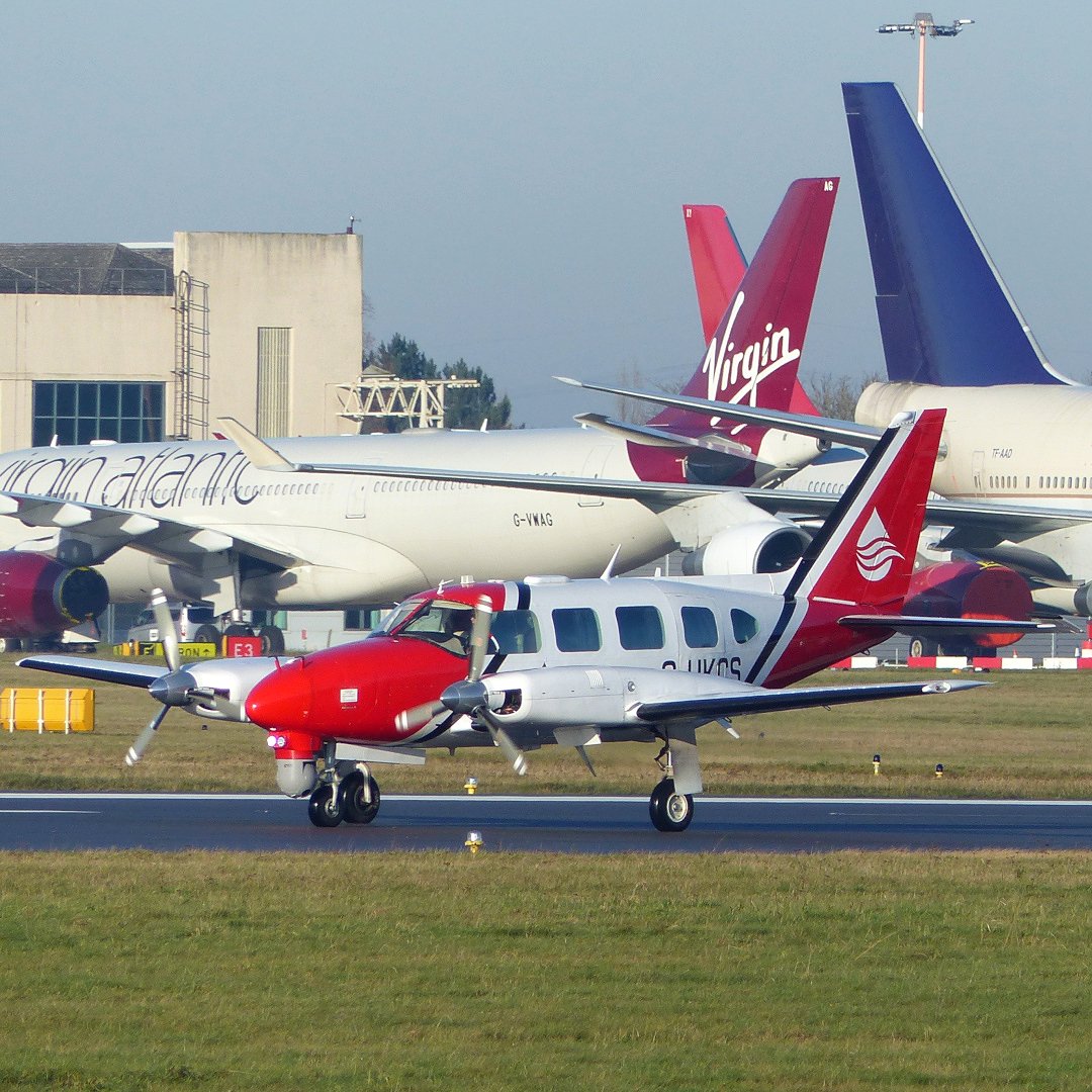 Michaelflying28's tweet photo. 2Excel Aviation Piper PA-31-310 Navajo B G-UKCS landing at Doncaster Airport after a training flight 31.12.20. 

#doncasterairport #2excel #2excelaviation #2excelbroadsword #broadsword #piperaircraft #piper #navajo #pipernavajo #pa31 #pa31navajo #piperpa31 https://t.co/jKxn5rDvki