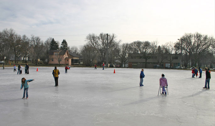 fpcsiouxfalls's tweet photo. We are looking forward to this winter outing! Mark your calendars for ice skating on Saturday, January 16 at 1pm! Details: Must wear a mask in warming house and must have adult on site.  Skate rentals, $1 for kids, $3 for adults (cash only) https://t.co/O8g6cxB19T