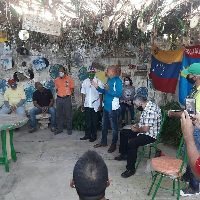 COPTSOPP1's tweet photo. #ANPatriota Ya se empezó a organización y estrategias con las demás asociaciónes y movimientos sociales revolucionario de bases en @COPTSOPPZULIA1 y #CoptsoppFalcon @NicolasMaduro @HAbreuMRT @claudiorfarias @jorgerpsuv @dcabellor @ConCiliaFlores #Coptsopp #Ceofanb #FANB https://t.co/fqJLWsiwVL