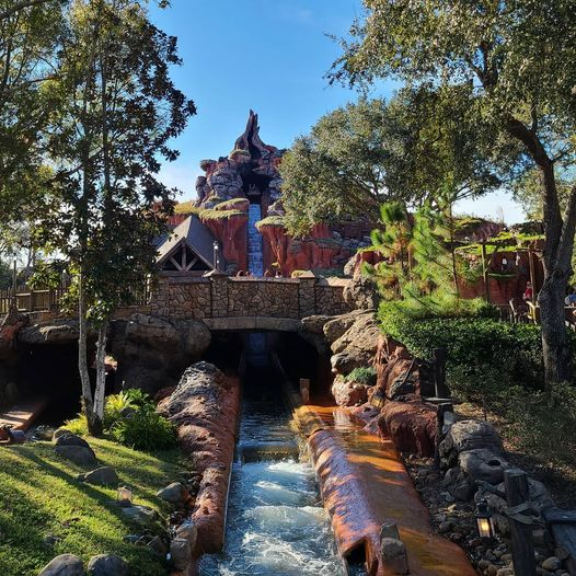 MyMMVacation's tweet photo. Just a little Splash 💦
#splashmountain #wdw #magickingdompark #makingmemories #bestdayever https://t.co/6Ddln3gyge
