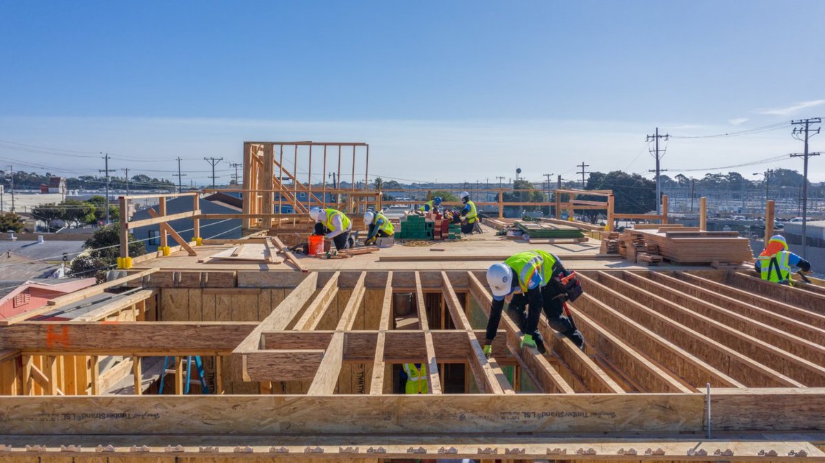 There's a roof-top party in Daly City on January 22nd and you're invited! ๐
...and by party we mean volunteering to build 6 #affordablehomes on Geneva Ave!๐จ We have open spots on site on Friday 1/22 from 8:30-4:00.
Join in on the fun: https://t.co/vRrfFNKMAr https://t.co/faLb28wlZJ