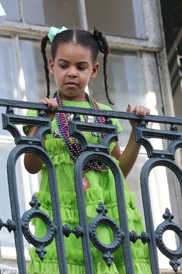 parischanel's tweet photo. black ppl everywhere: https://t.co/IodC7vROBN