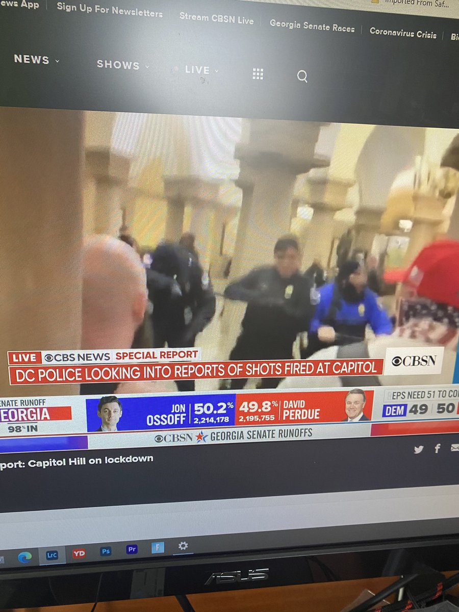 DFotoist's tweet photo. @IngaNandiwillis FACTS!!! THEY ARE LITERALLY FIGHTING POLICE!!! 🙄😤🤦🏿‍♂️ https://t.co/2X7e1HhBoi