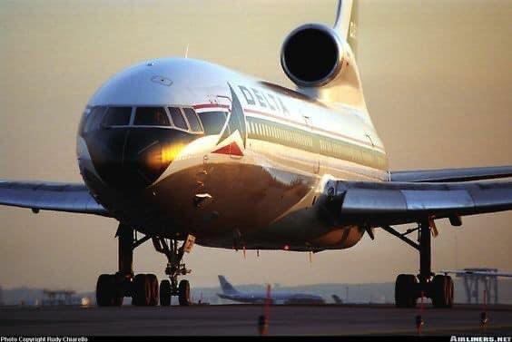 aviation24glb's tweet photo. Two poetic sunset images of Delta Air Lines L-1011 at Boston - General Edward Lawrence Logan International.That's a hell of a good photographer
Photos: Rudy Chiarello https://t.co/3wWiLdyIXj
