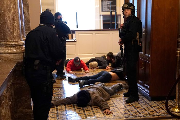 NYMag's tweet image. Stunning scenes from the Capitol nym.ag/2JPBi6q