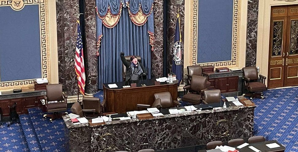 jessicaalbiach's tweet photo. Trump ha alentado un golpe de estado y deberá ser juzgado por ello. Contra la extrema derecha, en Estados Unidos y aquí, alianzas de los demócratas. https://t.co/oaXU4F1PAi