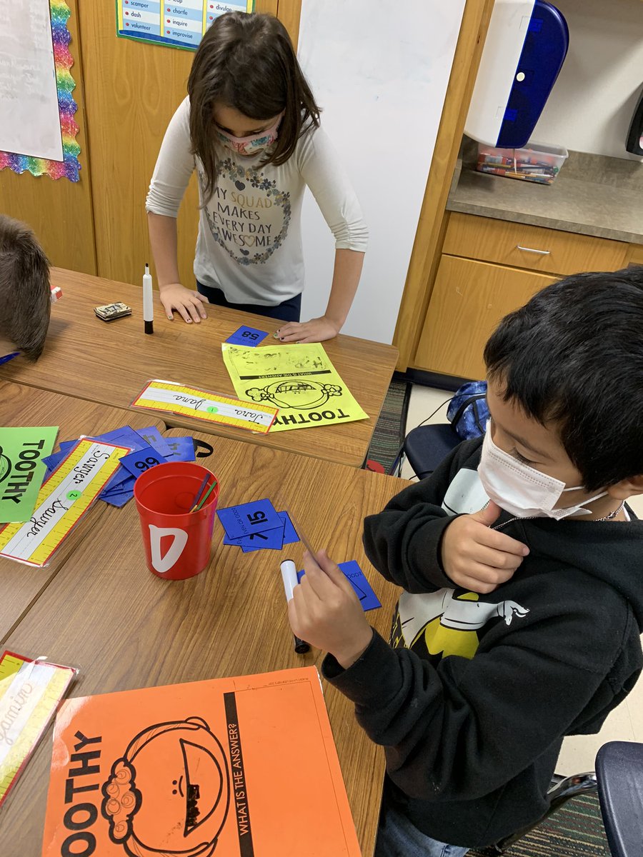 ChristinePyron's tweet photo. Reviewing skills during WIN with our “Toothy” games❤️ @CastlemanCreek https://t.co/phSScJbNYs