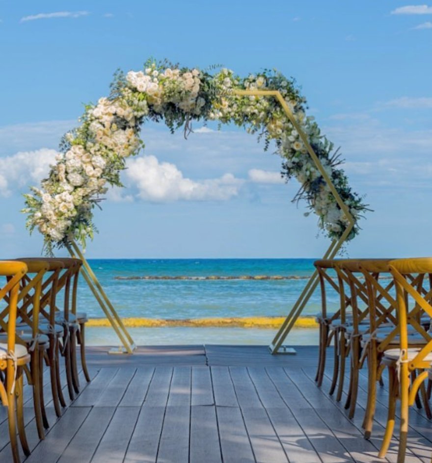 GVRivieraMaya's tweet photo. ¿Qué te parece este majestuoso marco para celebrar tu gran día? 👰🤵#GrandVelas #RivieraMaya #VelasResorts #Weddings #Boda #Bride #Groom #Dreaming #WeddingDestination #Beautiful #Landscape #Ceremony #ISaidYes #Engaged #Caribbean #Beach #WeddingByTheSea
@WeddingsByVelas https://t.co/WxZGpAuqQb