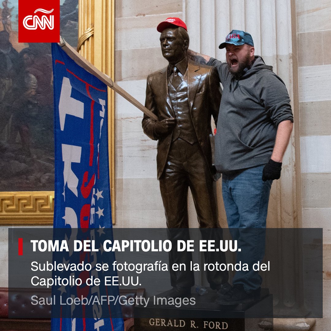 CNNEE's tweet photo. #IMÁGENES- Partidarios del presidente #DonaldTrump ingresaron al Capitolio de Estados Unidos mientras los legisladores contaban los votos del Colegio Electoral que certifican la victoria del presidente electo #JoeBiden https://t.co/396jhOlcep https://t.co/uvxy5uy9IN