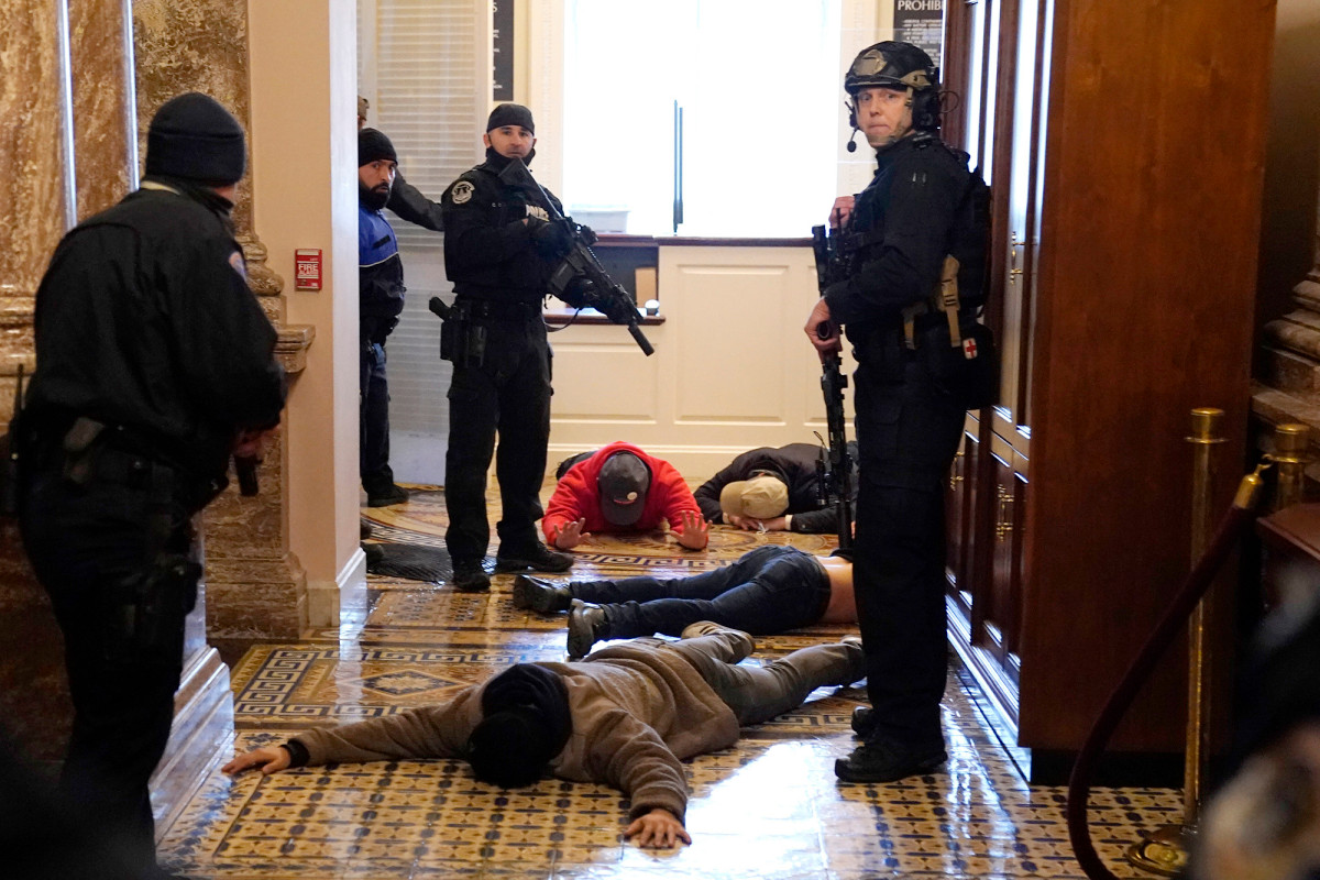 nypost's tweet photo. Stunning photos show US Capitol overrun by Trump supporters https://t.co/S5hSHSOsOr https://t.co/thIv9XNnaU