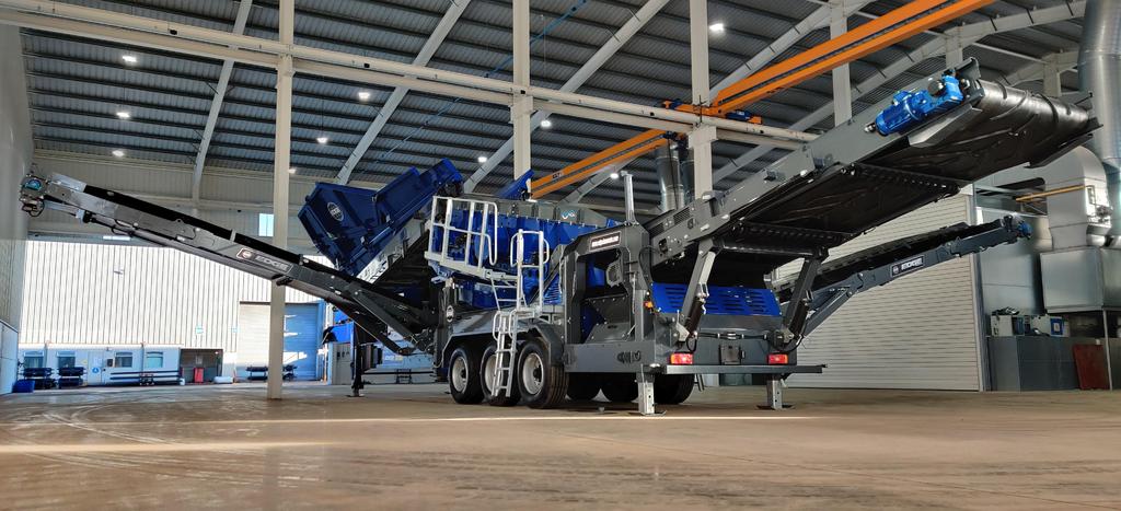 Hub4com's tweet image. 🚨 NEWS ALERT 🚨

EDGE Innovate launch a new versatile screening solution with the EDGE SM186 Wheel Mounted Screener
hub-4.com/news/edge-inno…

#quarryingnews #mobilescreening #wheelmountedscreener @EdgeInnovate