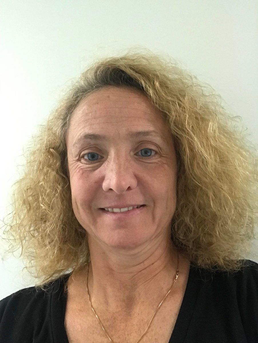 schoolagainpod's tweet photo. As  a busy ER nurse, online learning @AthabascaU was the perfect way for Jackie Lessard to earn her masters. She turned every space and spare moment into her classroom. https://t.co/OR42UVLUh5 #lifelonglearning #BacktoSchool https://t.co/Lw2VJSZBNn