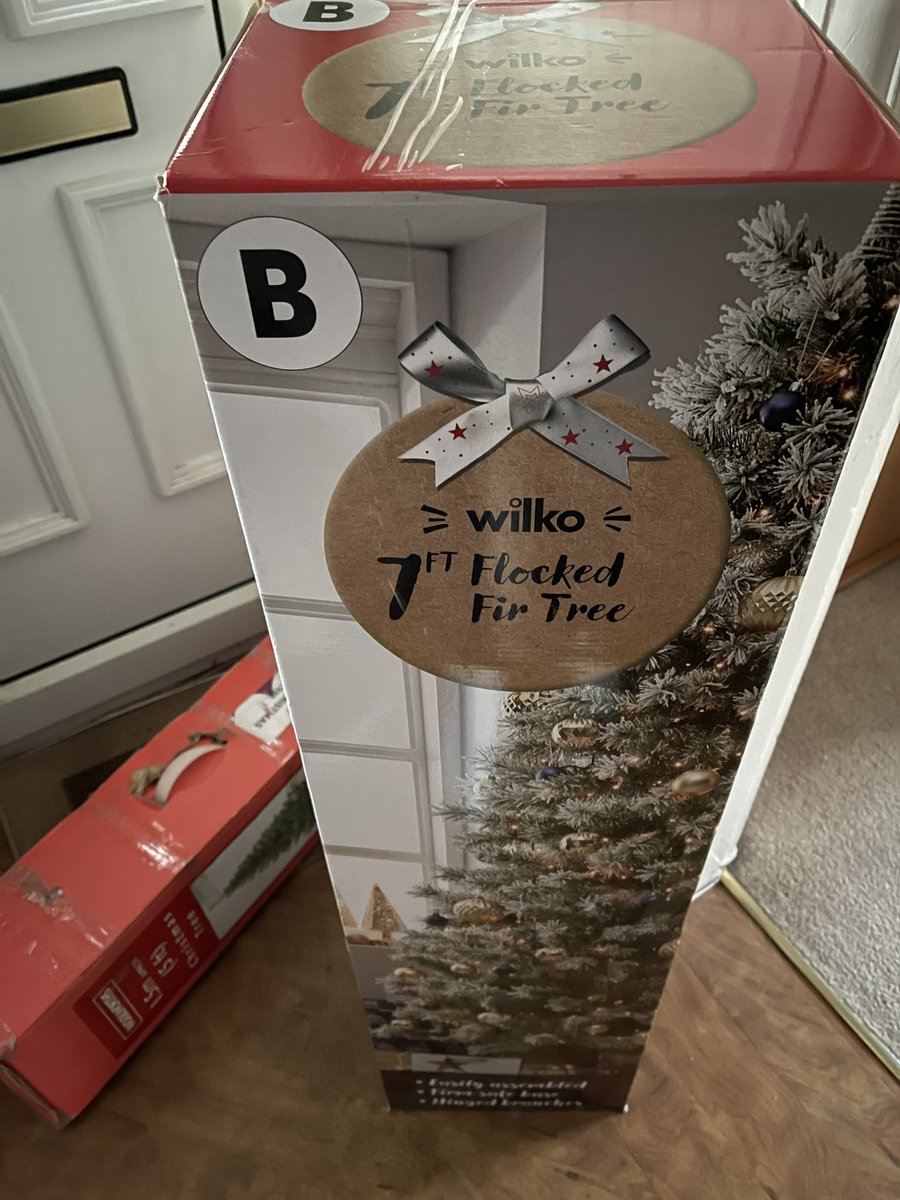 andrewanthony83's tweet photo. Day 6 of 365 - It’s officially epiphany and the decorations are down (but up the loft) and boxed away for 329 days. Now just to vacuum up all the snow.
#day6 #epiphany #christmasisover #january #decorations #christmastree #christmasdecorations #hohoho #329days https://t.co/7aq2amOjN9