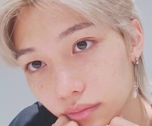 ItariJimenez's tweet photo. Félix es simplemente perfecto sin importar qué, no importa si es delgado o no, lo único que importa es que este sano, y que sepa que lo amamos sea cual sea su apariencia.
#WeLoveYouFelix 
#StrayKids  #Felix  #YouMakeStrayKidsStay https://t.co/dGFYrK4WXK