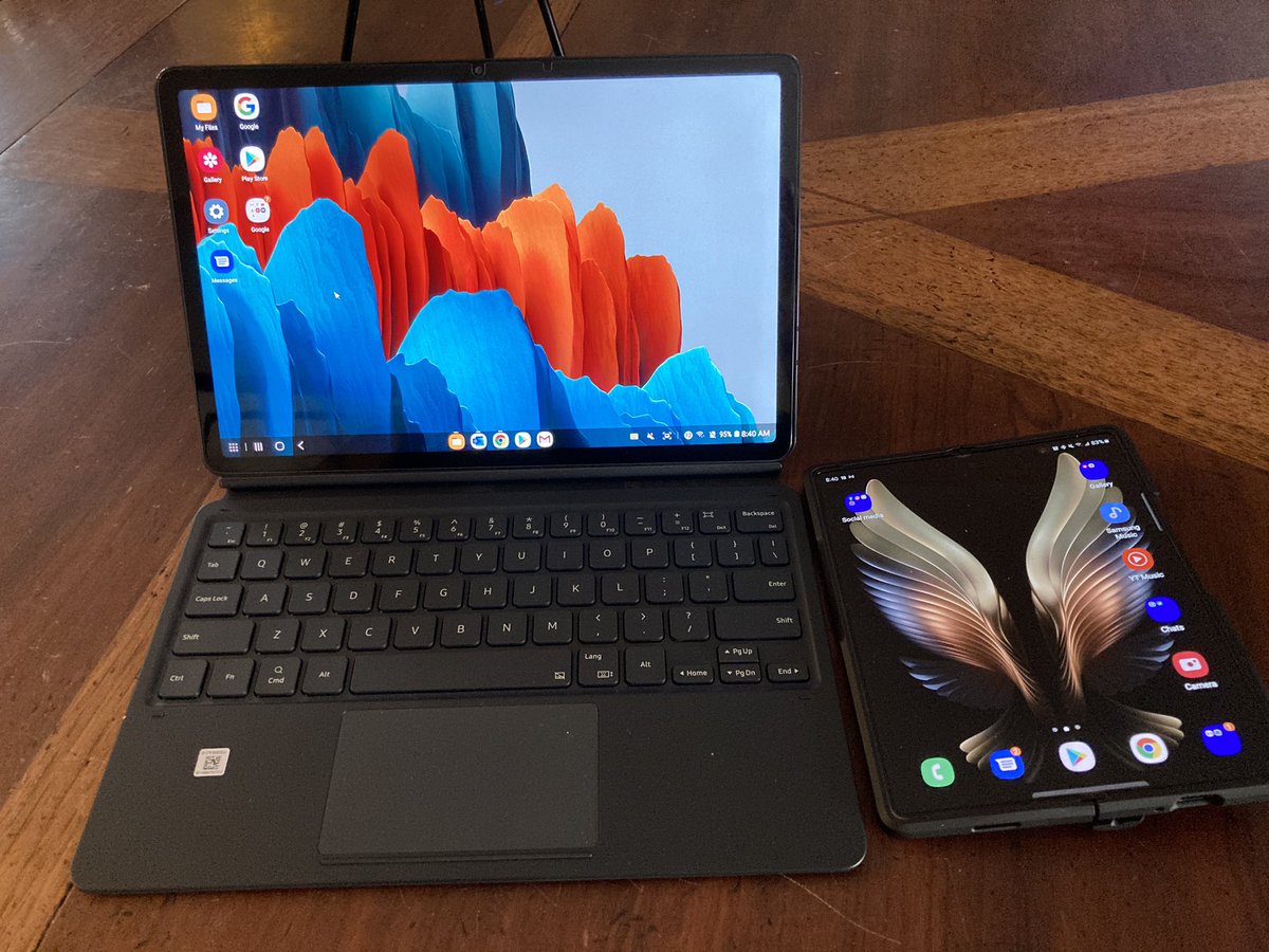 dogs559's tweet photo. Z fold 2 and tab s7 I’m set until the z fold 3 comes out. Taken with the iPhone SE 2020. #workonthemove https://t.co/CSIjoHfc6A
