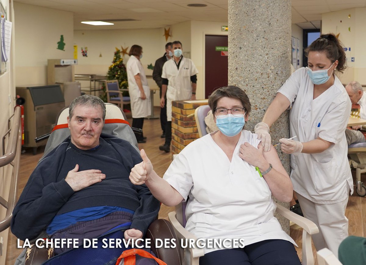 CH_Argenteuil's tweet photo. Lancement de la campagne de #vaccination contre la #Covid19, à l'Hôpital d'Argenteuil.
Les membres de la cellule de crise ont donné l'exemple ce mardi 5 janvier. https://t.co/AGZcGdPs4w