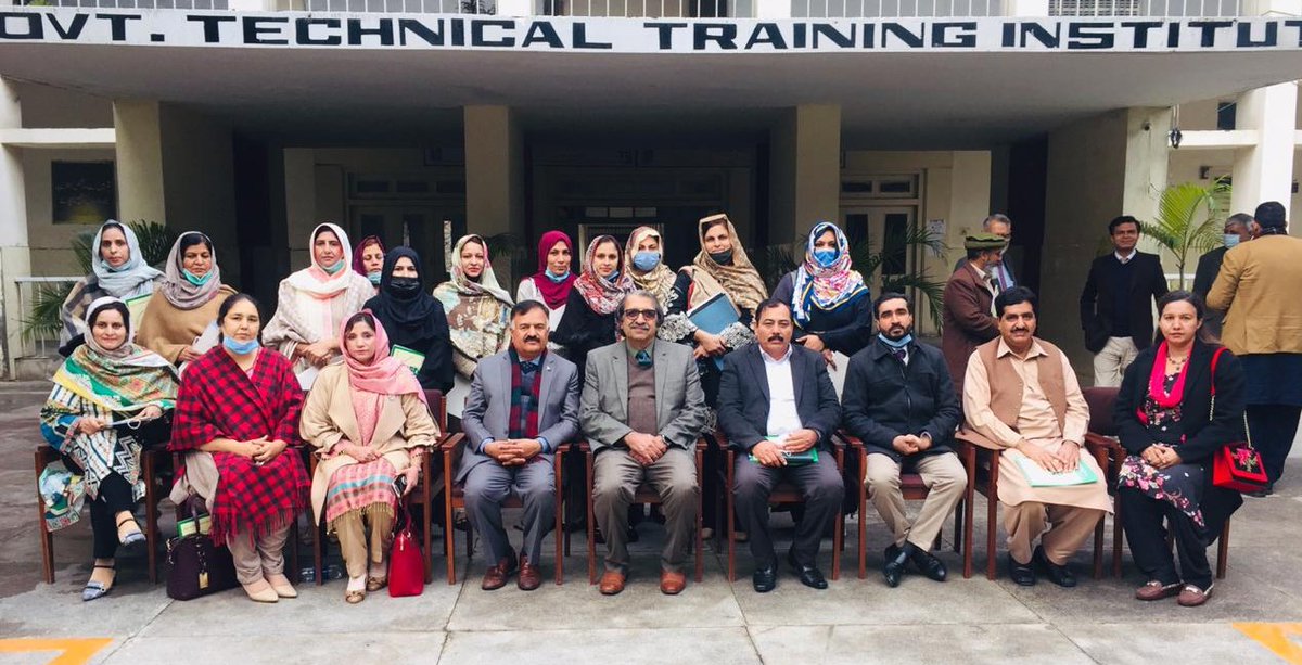 usmrana1's tweet photo. 01-Day Management Foundation Program for Zonal Managers/District Managers/Principals of @punjab_tevta  Center Zone on 06-01-2021 by @AzamJamil53 at #TEVTA #CoE #GSTC Mughalpura Lahore @AliSalmanPTI https://t.co/KgnnUFsAXN