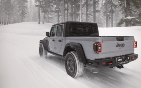 vvmotors's tweet photo. The best winter sport. #Jeep

📸: Jeep https://t.co/v2hxD5qdEZ