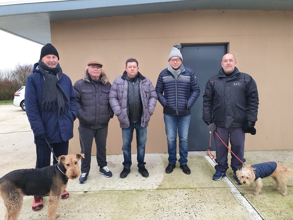 Franck78627995's tweet photo. Mes potes de cœur ❤️ et quand on est #SansAbri... La chaleur humaine 🥰 , l'amitié c'est ce qu'il y a de plus précieux 🥰❤️ https://t.co/JmaeBvq57J
