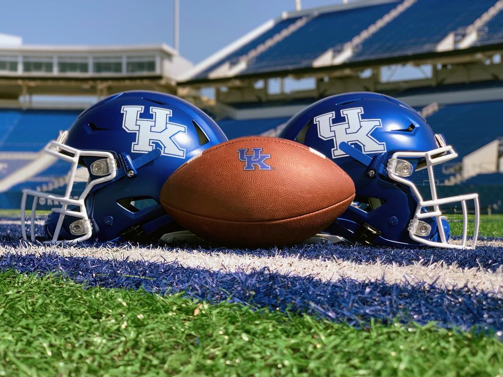 mlud_13's tweet photo. After a great conversation with Coach Wolford I am excited to announce I was offered a full scholarship to play football at the University of Kentucky.
@FBCoachWolf @UKFootball https://t.co/UTmRviKqgL