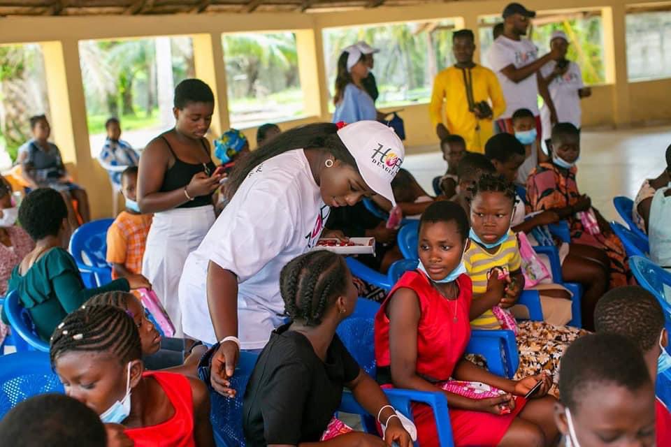HopeDenguele's tweet photo. Antoine de Saint Exupery disait "veux-tu être heureux ? Donne du bonheur..."
Chez nous à Hope Denguélé, notre mission, c'est de vous apporter ce bonheur !

#Association_Hope_Denguélé
#𝗔𝗴𝗶𝘀𝘀𝗼𝗻𝘀𝗘𝗻𝘀𝗲𝗺𝗯𝗹𝗲𝗣𝗼𝘂𝗿𝗟𝗲𝗱𝘂𝗰𝗮𝘁𝗶𝗼𝗻𝗘𝘁𝗟𝗮𝗦𝗮𝗻𝘁𝗲 https://t.co/SsyJcFUn7G