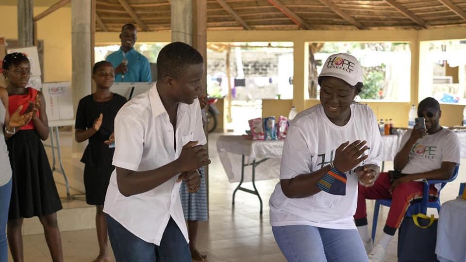 HopeDenguele's tweet photo. Antoine de Saint Exupery disait "veux-tu être heureux ? Donne du bonheur..."
Chez nous à Hope Denguélé, notre mission, c'est de vous apporter ce bonheur !

#Association_Hope_Denguélé
#𝗔𝗴𝗶𝘀𝘀𝗼𝗻𝘀𝗘𝗻𝘀𝗲𝗺𝗯𝗹𝗲𝗣𝗼𝘂𝗿𝗟𝗲𝗱𝘂𝗰𝗮𝘁𝗶𝗼𝗻𝗘𝘁𝗟𝗮𝗦𝗮𝗻𝘁𝗲 https://t.co/SsyJcFUn7G