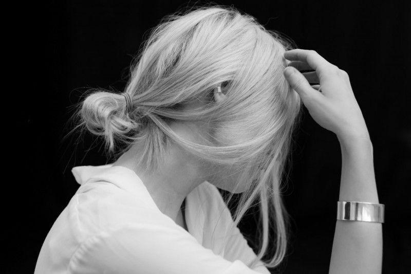 KADIN
      Hasretti,Sevgiydi,Özlenendi.

ŞAİRİN YÜREĞİNDEN
        Kaleme dökülen şiirdi.