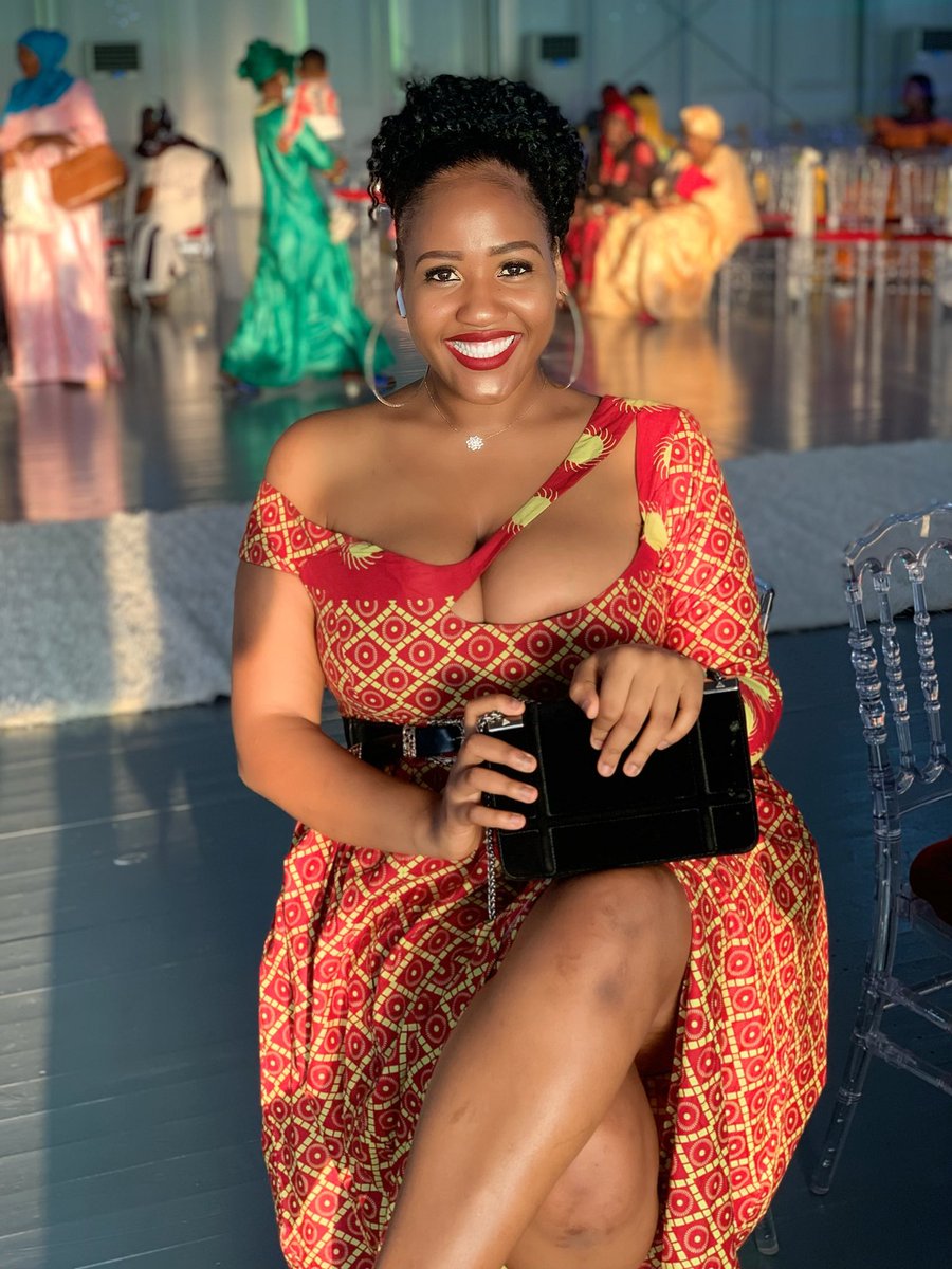 ☺️ je me trouve trop belle sur ces photos 🙈😍
Donc je vous montre aussi 😅