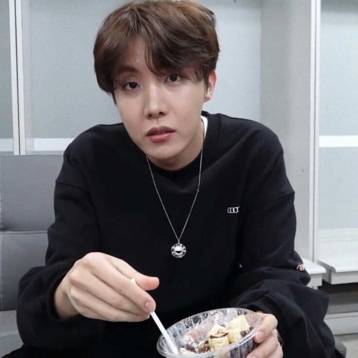 Eating ice cream with u 