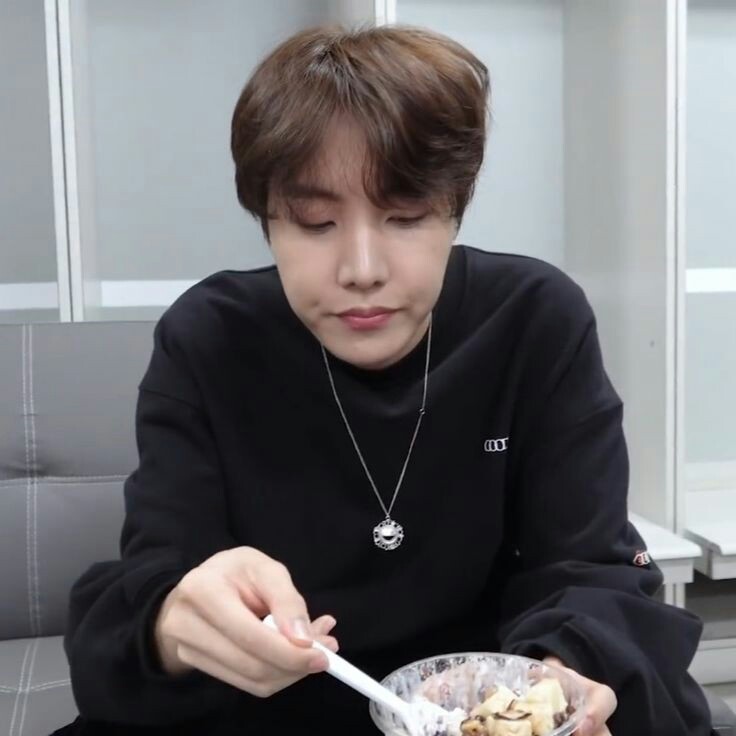 Eating ice cream with u 