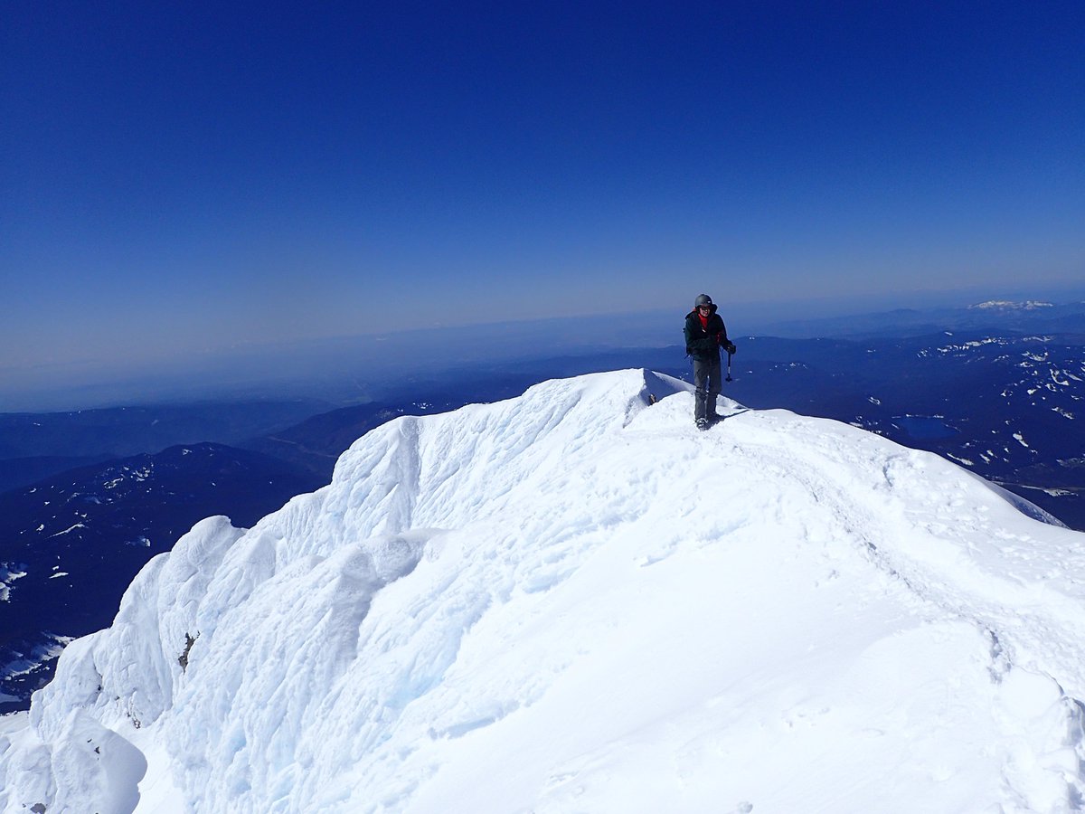 GORETEXna's tweet photo. "There is no such thing as too much snow." (Doug Coombs)
📸: Mountain Tech @banerjek
#mthoodsummit #mounthood https://t.co/mI9UTInreS