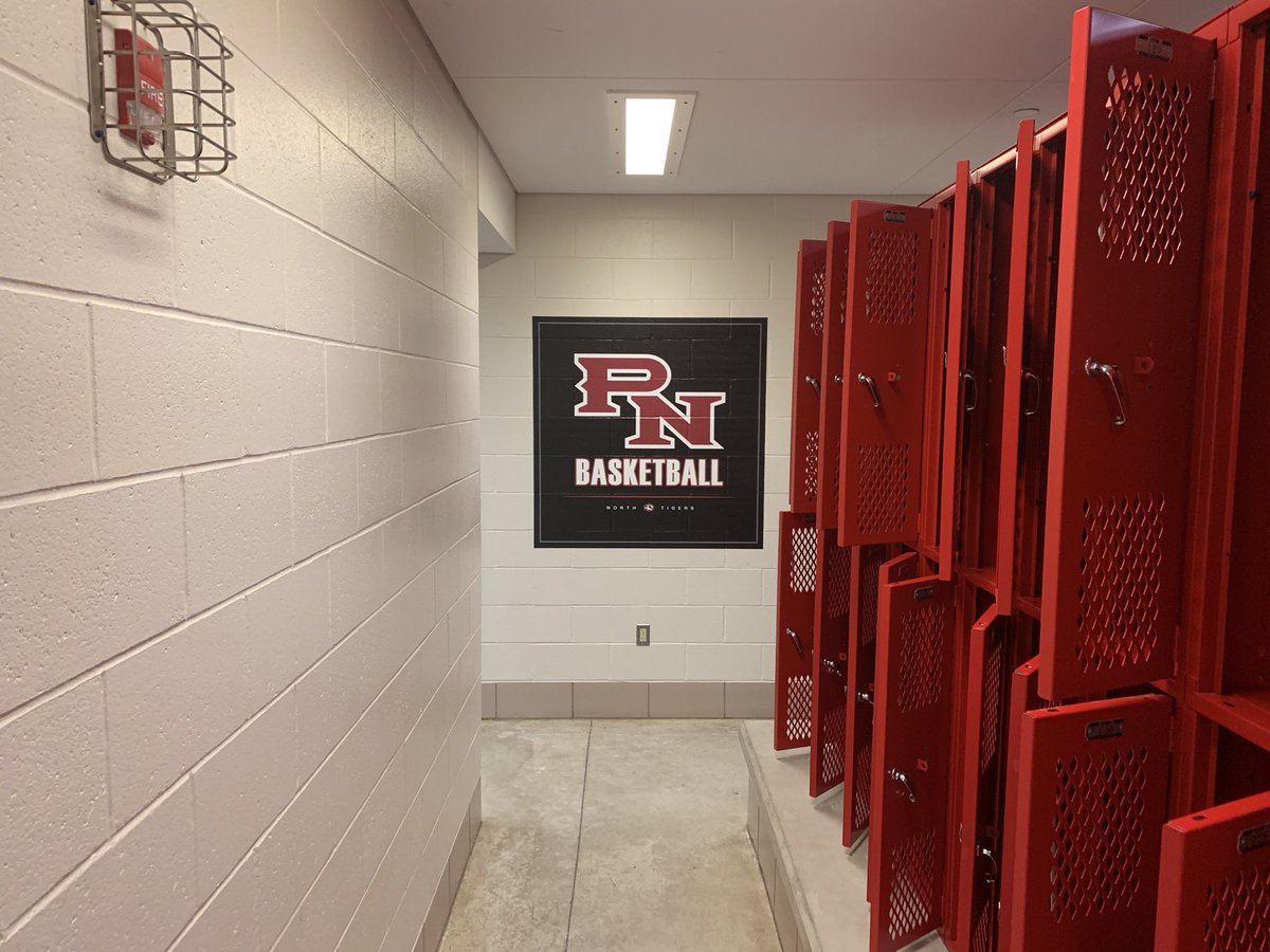 PNHS_Wbball's tweet photo. ‼️BIG UPDATE‼️
We have teamed with @pnhsvb to update our locker room! Past and present players are highlighted on our mural, as well as decals on all other walls. We are super excited with the updates we were able to do with the fundraising both our programs have done! 
GO TIGERS https://t.co/uYzoIY2jX2