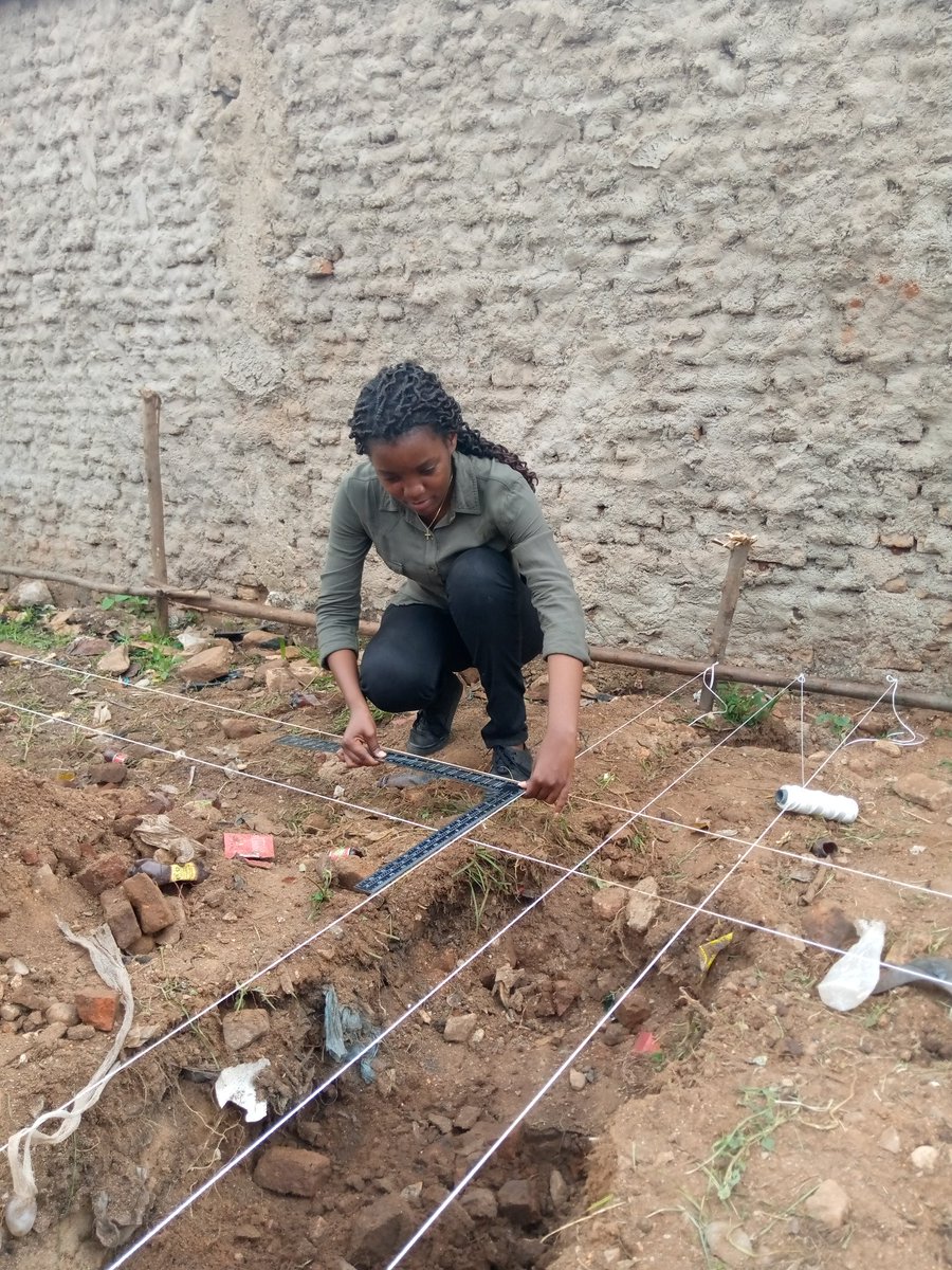 RidelContractor's tweet photo. Notre équipe procédant à l'implatation d'une maison à usage résidentiel.
#engineering #conception #burundi #bujumbura #FulfillingExpectations #eastafrica #house #siteengineer
#wefulfillwhatotherspromise https://t.co/BthUVKFSK0