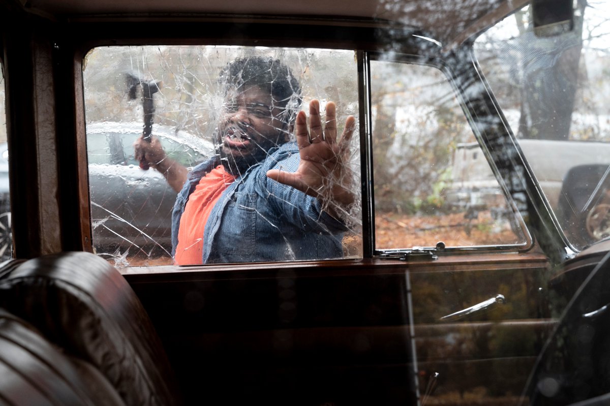 NOS4A2's tweet image. Hero. 

Watch #NOS4A2 now on @AMCPlus.
