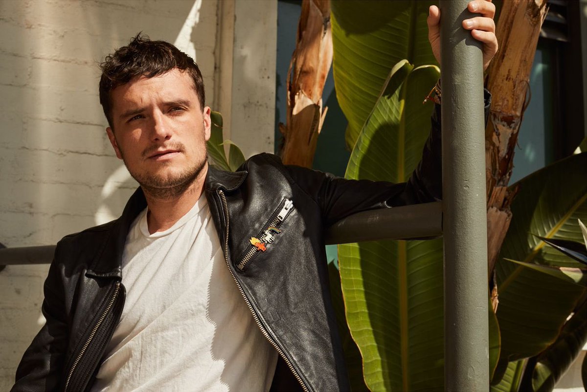 jhutchersonfr's tweet photo. NEW ACCOUNT - Twitter has deleted my first account. I need your help to get my followers back! You can RT this tweet to spread the word and follow me ! 🙂
#joshhutcherson #hungergames #peeta https://t.co/Ykd1IZbyPi