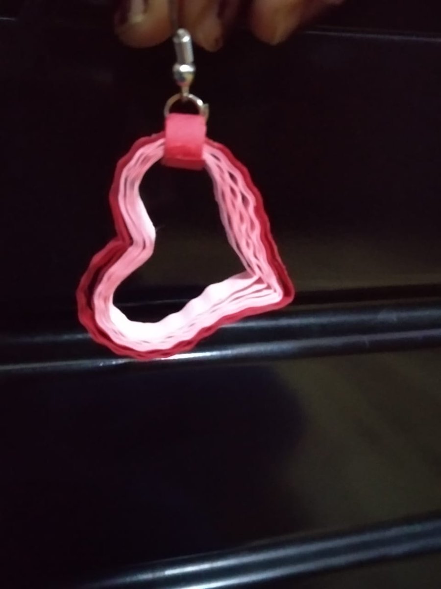 CreationsPrisha's tweet photo. A day become more beautiful with beautiful jewellery ❤️💜🖤
*Heart shape Quilling Earring*

DM for orders
Follow us-@CreationsPrisha

#quilling #quilling #earrings #Pune #heartshape #Heart #quillingart #handmade #handmadejewelry #paperart #jewellery #earrings #prishacreations https://t.co/CJL9nWI7ZE