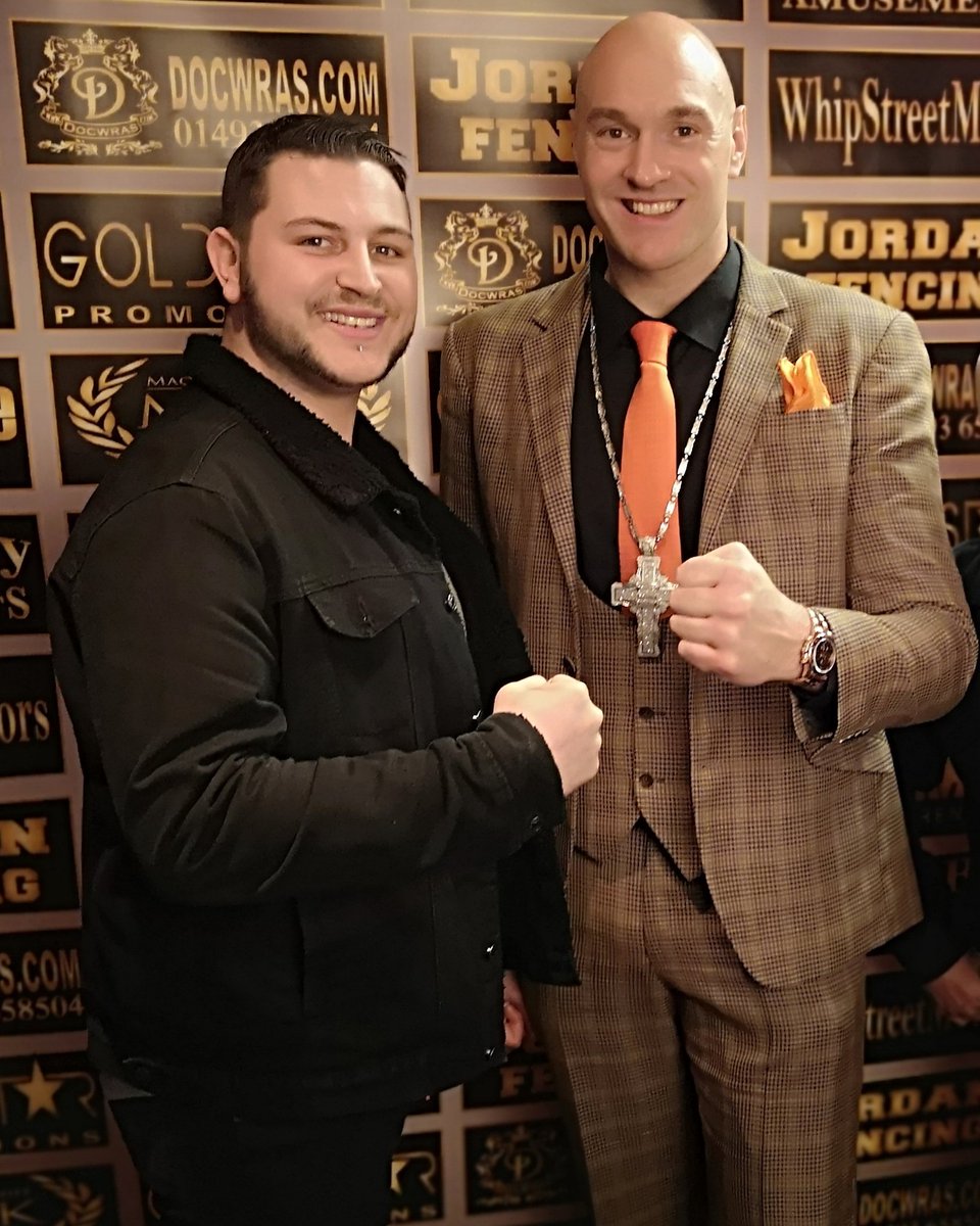 TheZakZodiac's tweet photo. As I sit and read @Tyson_Fury's book #thefuriousmethod the similarities are breath taking. Both diagnosed with bipolar, both wanting to help others, Both having a breakdown, both using the same philosophy *POSITIVITY IS THE KEY*
1 last thing to do! ACHIEVE THE DREAM. #inspired https://t.co/AuCGVp9A4p