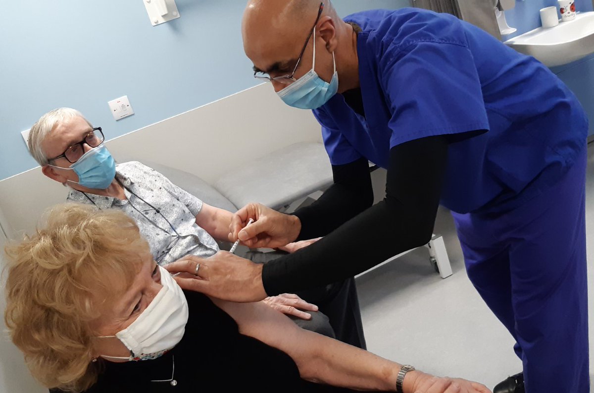 AltHealthAllPCN's tweet photo. Fantastic team effort: more than 500 Covid-19 vaccinations today to our wonderful patients inc. our care homes. The smiles say it all. @stjohnsmedical @Mazsangha @nigellorde @AltrinchamMedi1 @ParkMedical1 @WestTimperley @ShayLaneDoctors @RedCrossNorth @TraffordCCG  #Altrincham https://t.co/yyJ8LmTe3v