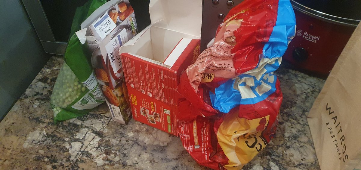 BradChuck's tweet photo. Getting my long overdue #freelance payment tomorrow 

But until then it's a case of making a @CheatCheap masterpiece out of the last of whats in the freezer 

#keepcookingandcarryon https://t.co/jdZgo9PdKo
