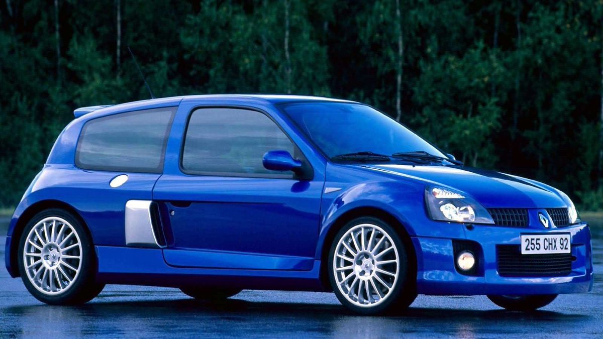 mattjameswright's tweet photo. Which way would you go? 
New Yaris GR or 2007 Clio V6? 🤔 https://t.co/wGc8ra2oGP