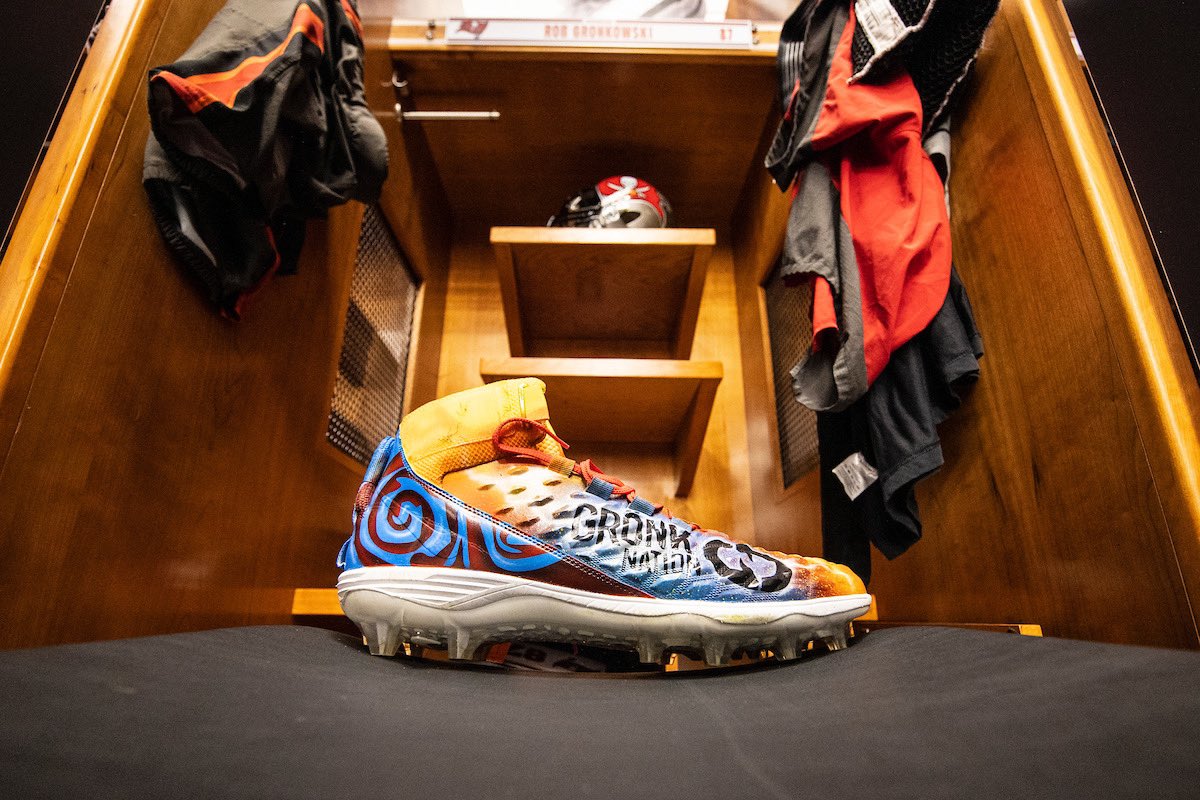 Baseball Players Youth Baseball Cleats Custom Wave Lightrevo TPU