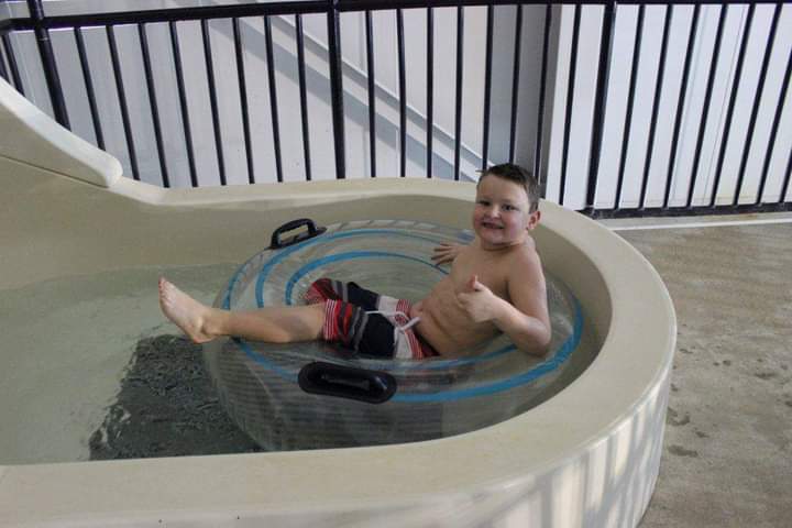 GrandHarborDBQ's tweet photo. Two thumbs up for $5 admission night at the #waterpark Join us this #Thursday from 4-9 for all the splashing fun in #Dubuque https://t.co/V9X5h504MC