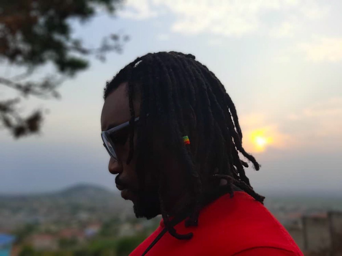 davidoscardogbe's tweet photo. Let JAH Lead 

#Edidigya #Sunset #CosmicalVibrationsAlbum #egyaababio #alterego #GiveThanksForLife 

Full Luric Video Here 👉🏾👉🏾 https://t.co/SLNaw40Iyu https://t.co/CX3CV9to5Z