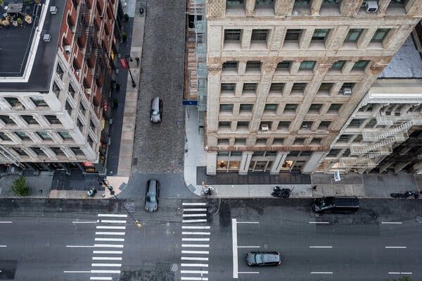 Good read: "The ability to work remotely will not drive most people away from cities and offices, but it will enable many to live and work in new ways and places — while causing its fair share of disruption." 
buff.ly/3hObTqs #RealEstate #realestateinvesting