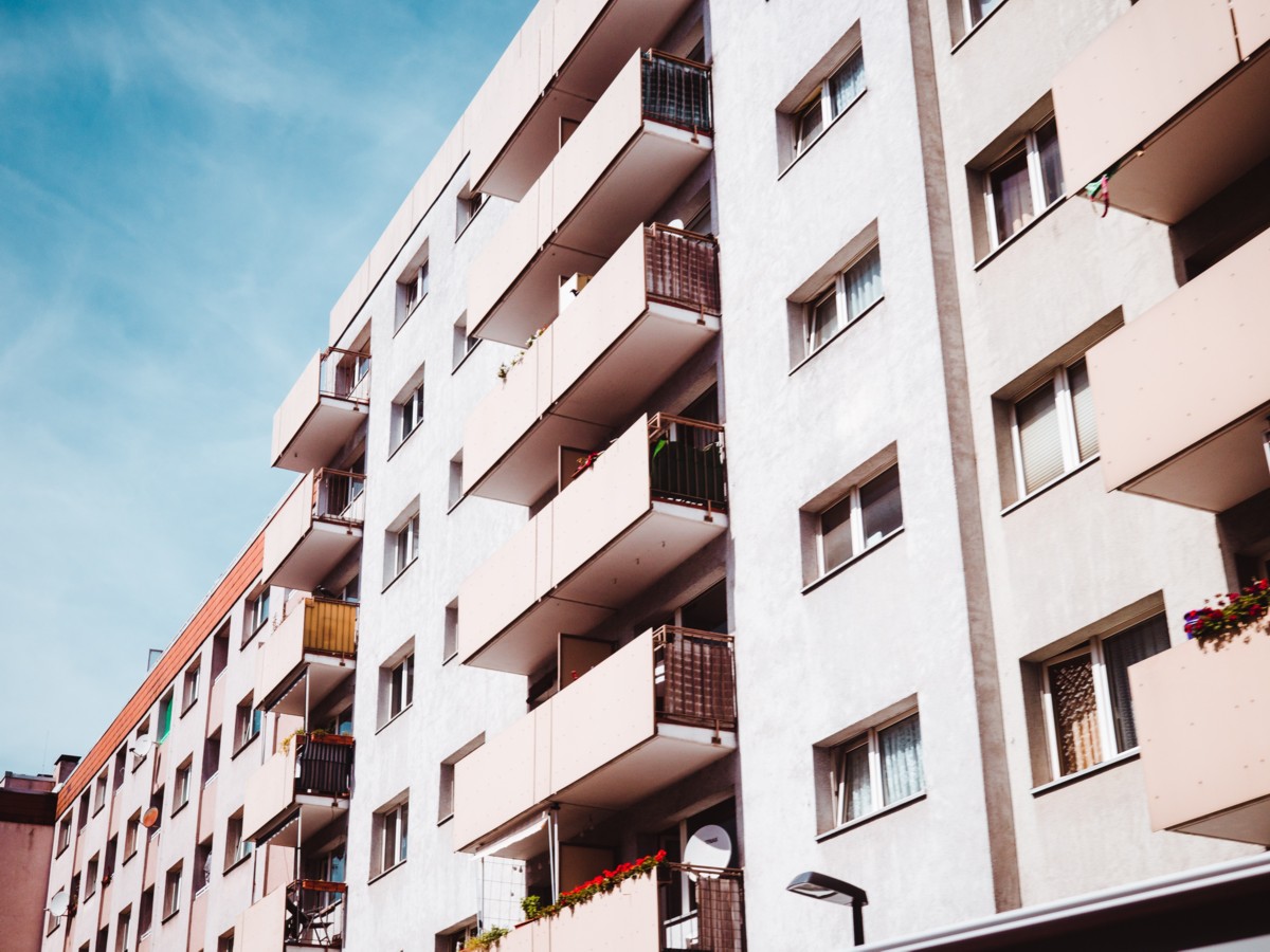 RobertYeoman's tweet photo. DID YOU KNOW: It's a common misconception that renting is cheaper than owning a home. Over the course of 5 years, buying a home is more cost-effective than renting.
  
https://t.co/b84Rr5Fw9u https://t.co/5UWMcfg13M